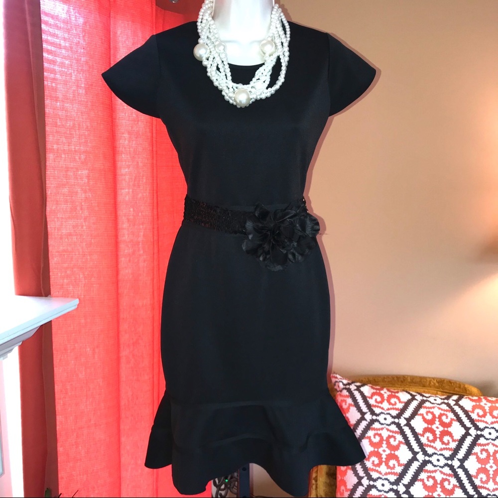 Women’s Short Sleeve Black Mermaid Style Dress